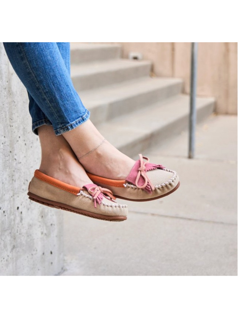 Minnetonka Kilty Moccasins Suede color block Size 8 Slip on Boho Comfy